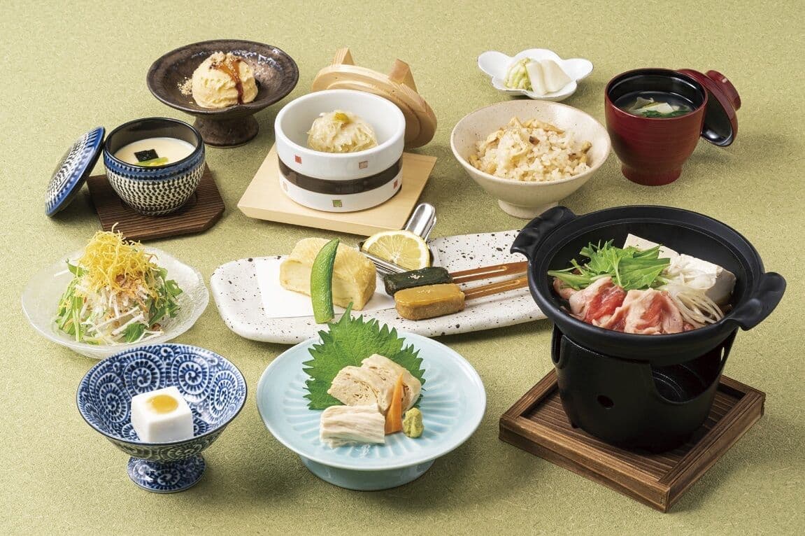 [Umenohana Kyoto Karasuma Branch] 교토 건강 두부, 와규 요리